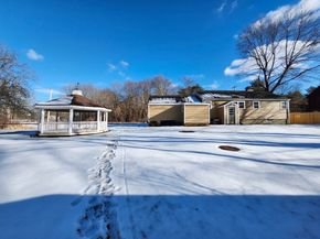 16 Hough Rd, Sutton MA 01590