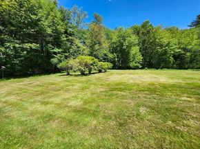 16 Hough Rd, Sutton MA 01590