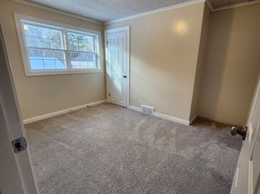 16 Hough Rd, Sutton MA 01590