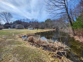 16 Hough Rd, Sutton MA 01590