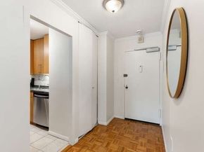 2 Hawthorne Pl 16M, Boston MA 02114