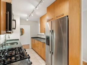 2 Hawthorne Pl 16M, Boston MA 02114