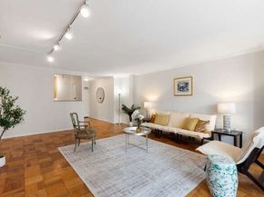 2 Hawthorne Pl 16M, Boston MA 02114