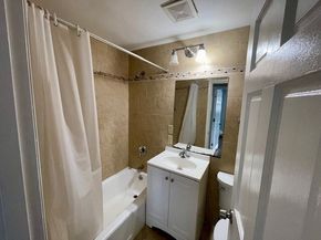 616 Boston Post Rd E 9, Marlborough MA 01752