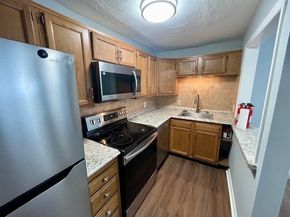 616 Boston Post Rd E 9, Marlborough MA 01752