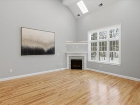 28 Eastover Rd 28, Walpole MA 02081