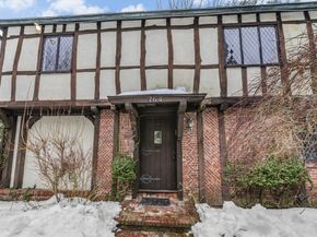 764 Hammond St, Brookline MA 02467