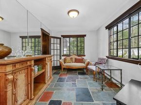 764 Hammond St, Brookline MA 02467