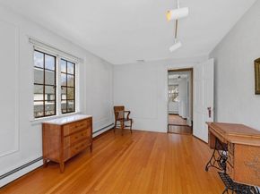 764 Hammond St, Brookline MA 02467