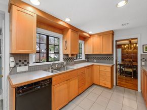 764 Hammond St, Brookline MA 02467