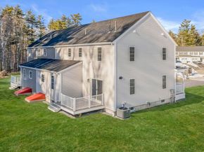 6 Amandas Way 6, Halifax MA 02338