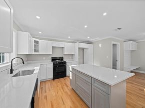 6 Amandas Way 6, Halifax MA 02338