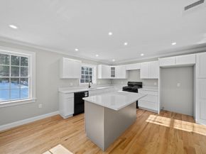 6 Amandas Way 6, Halifax MA 02338