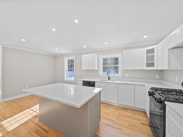 6 Amandas Way 6, Halifax MA 02338