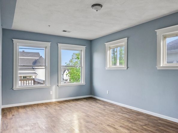 87 Maple St, Boston MA 02121