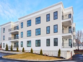 105 Sea Street 102, Quincy MA 02169