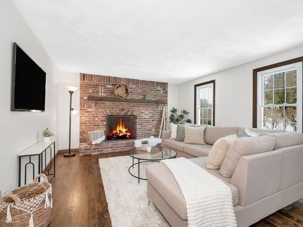 50 Glenwood Road, Tewksbury MA 01876