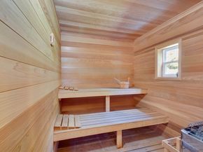 23 Bedford Rd, Lincoln MA 01773