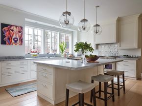 4 Tara Rd, Essex MA 01929