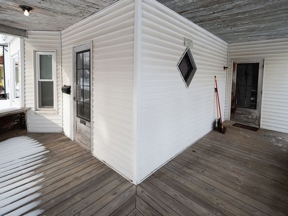 97 Pearl St, Winchendon MA 01475