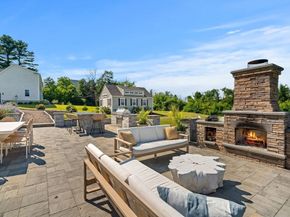 718 Main St, West Newbury MA 01985