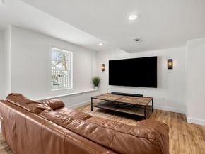 718 Main St, West Newbury MA 01985