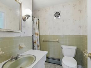 28 Surrey Rd, Salem MA 01970