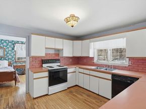 28 Surrey Rd, Salem MA 01970