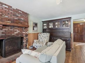 28 Surrey Rd, Salem MA 01970