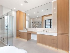 28 Cottonwood Rd, Newton MA 02459