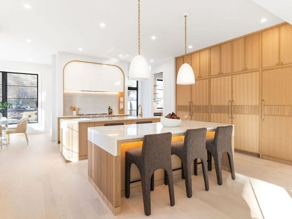 28 Cottonwood Rd, Newton MA 02459