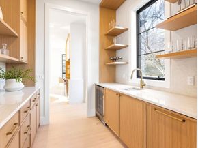 28 Cottonwood Rd, Newton MA 02459