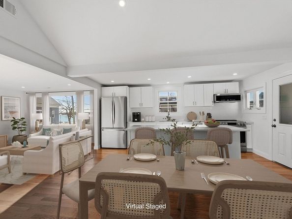 55 Mansfield St B, Gloucester MA 01930