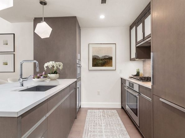 100 Lovejoy Wharf 5N, Boston MA 02205