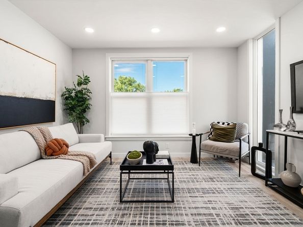 602 Canterbury 10, Boston MA 02131