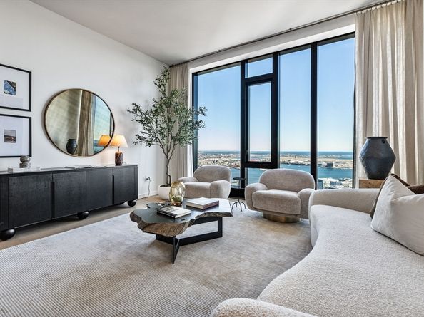 682 Atlantic Ave 39L, Boston MA 02111