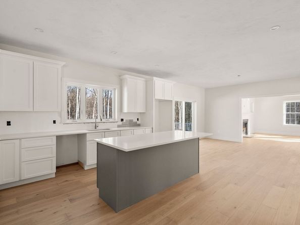 376 Elmwood Avenue, Holden MA 01520