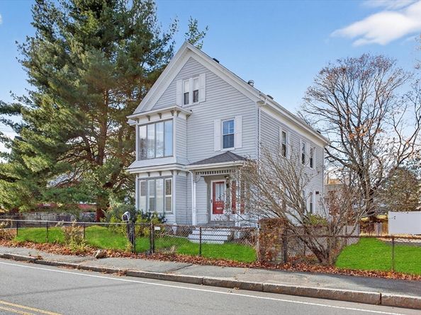 397 Ash St, Brockton MA 02301