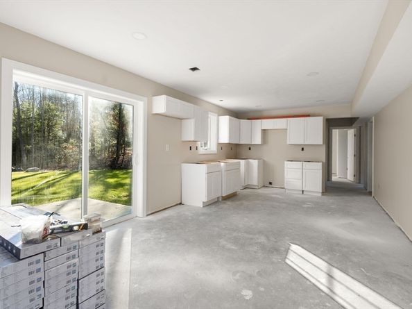 104 Hilltop Rd 2, Southbridge MA 01550