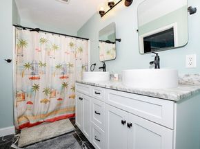 9 Old Glen Charlie Rd, Wareham MA 02538