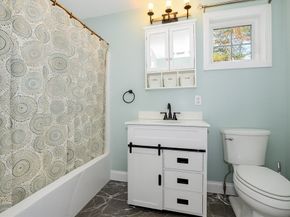 9 Old Glen Charlie Rd, Wareham MA 02538