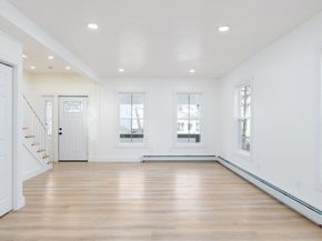 33 Florence St, Worcester MA 01610