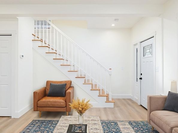 33 Florence St, Worcester MA 01610