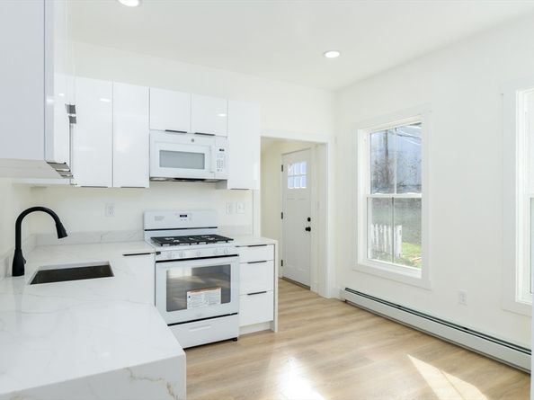 33 Florence St, Worcester MA 01610