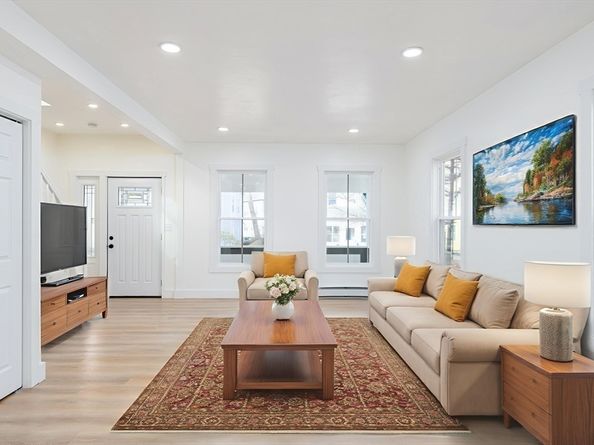 33 Florence St, Worcester MA 01610