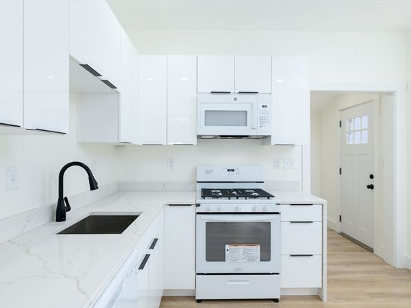 33 Florence St, Worcester MA 01610