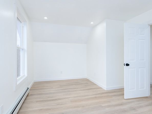 33 Florence St, Worcester MA 01610