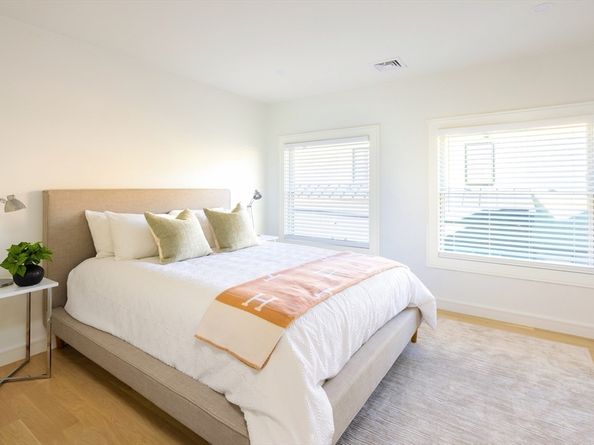 757 Washington Street Unit 2  PH, Brookline MA 02446