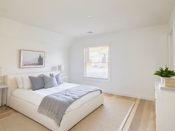 757 Washington Street Unit 2  PH, Brookline MA 02446