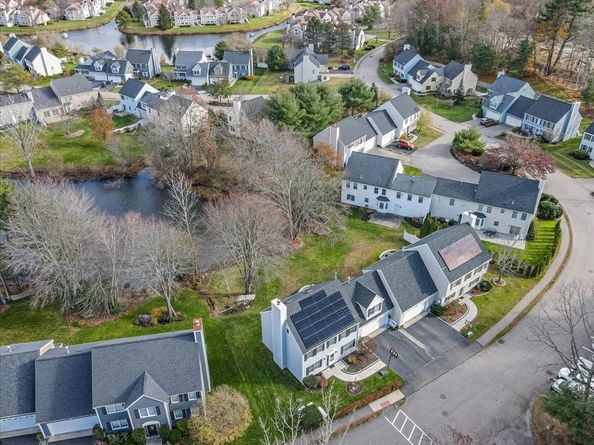 137 Clear Pond Dr 137, Walpole MA 02081